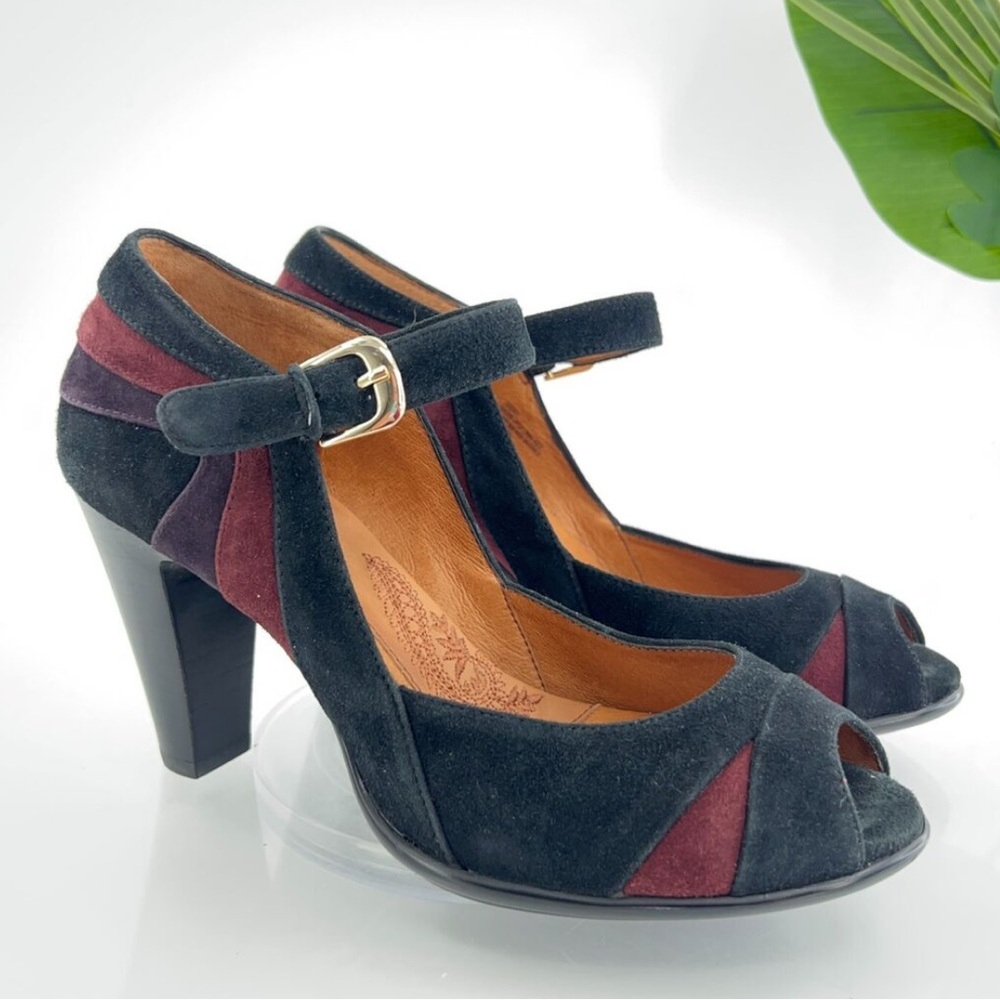 SOFFT suede Mary Jane’s peep toe